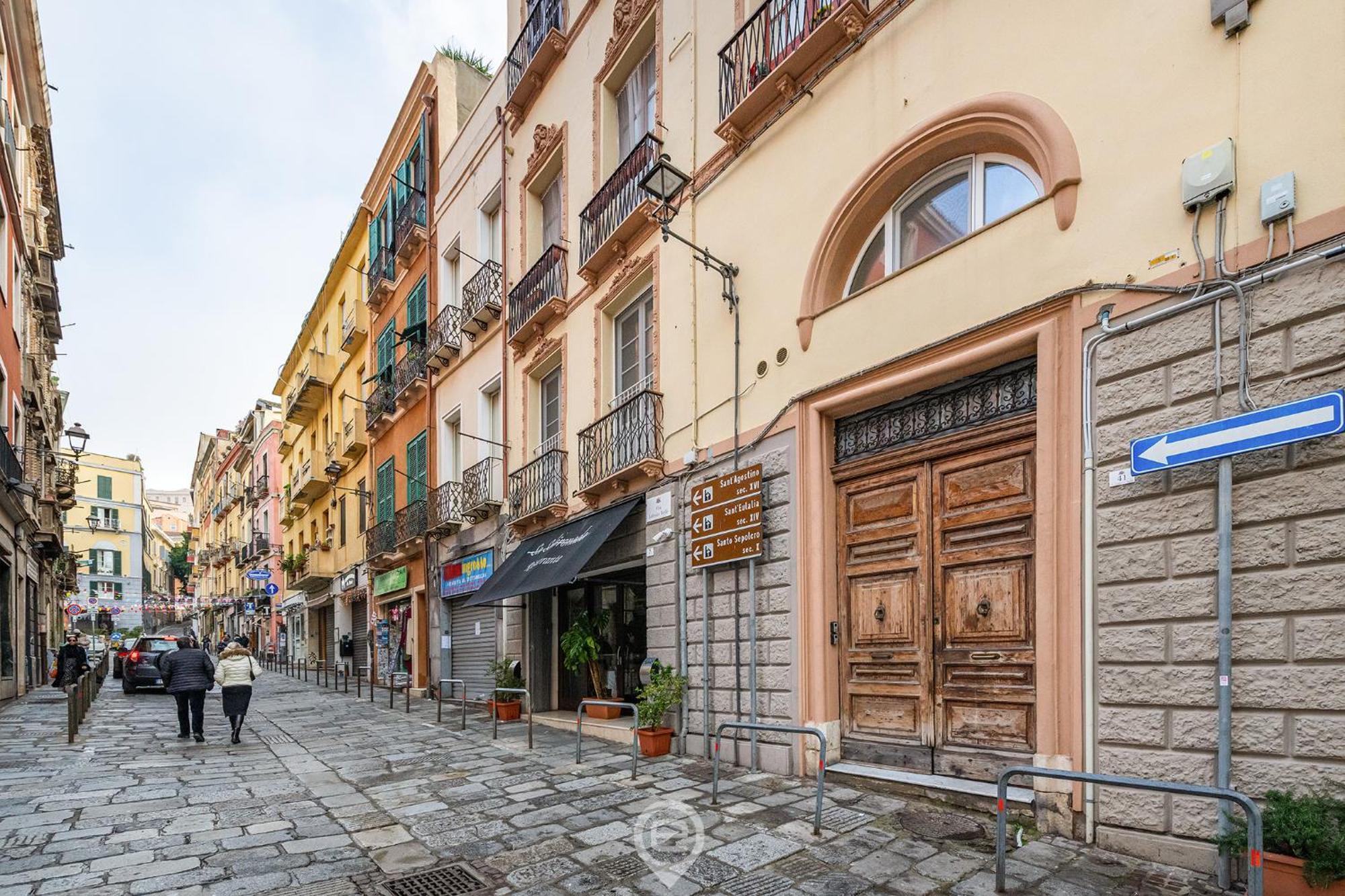 Alice House Apartment Cagliari Bagian luar foto